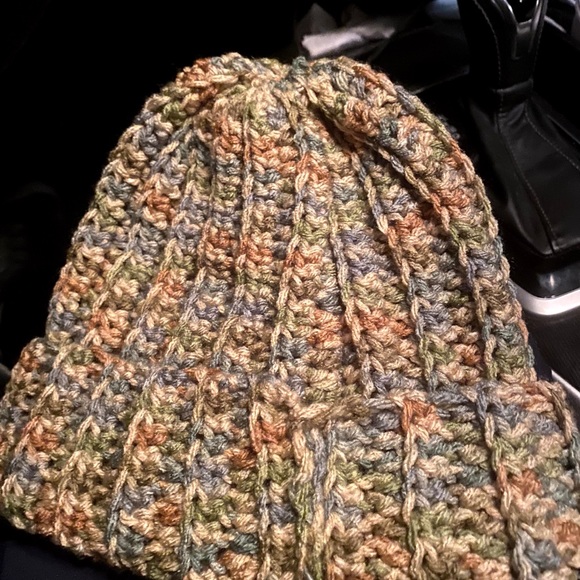 HANDMADE MASTERPIECES - Picture 2 of 16